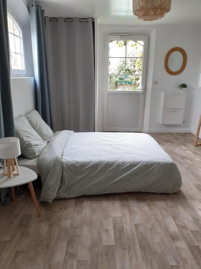 Superbe Grand Studio Tout Confort Avec Exterieur Poussan Eksteriør bilde