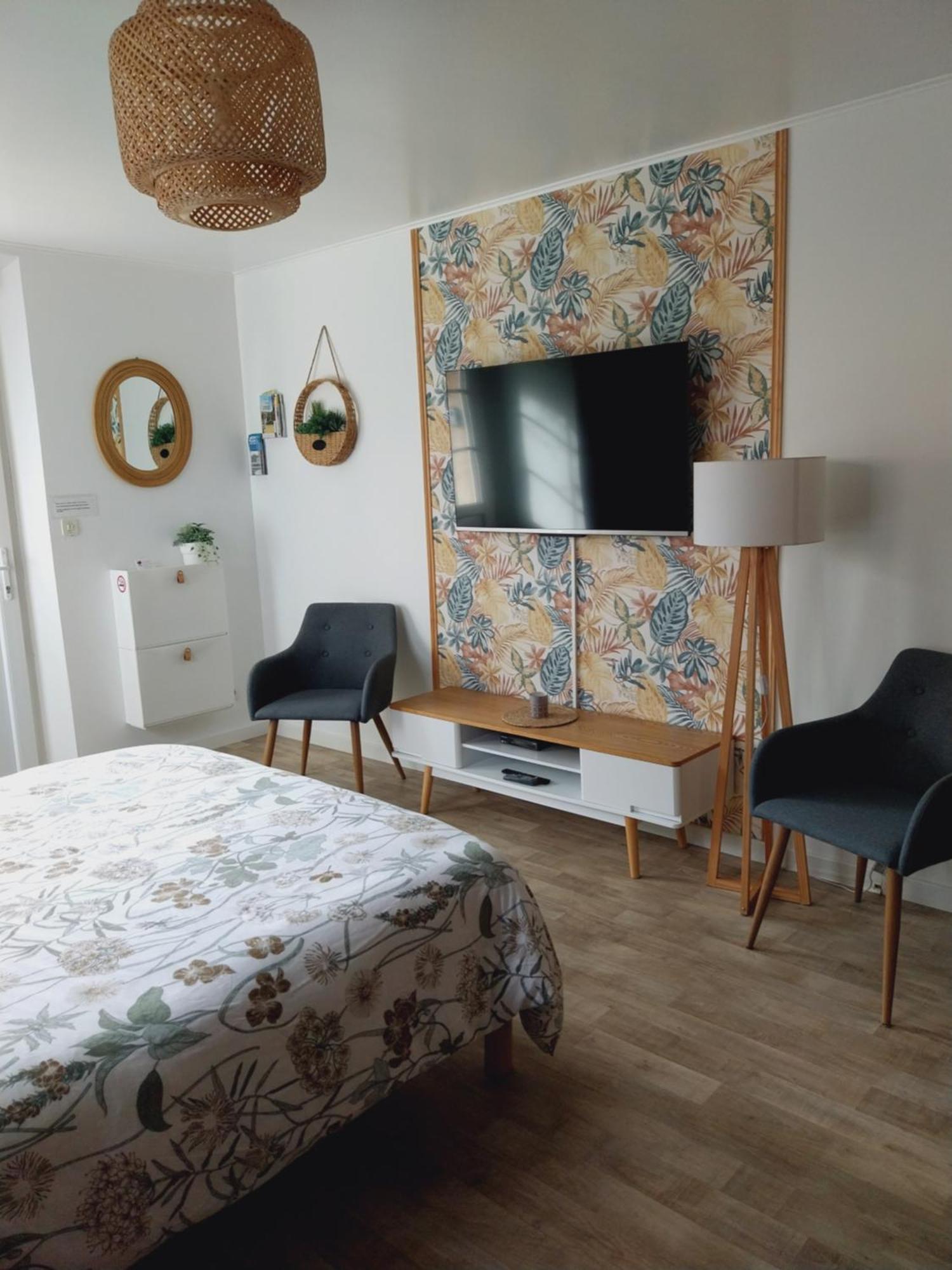 Superbe Grand Studio Tout Confort Avec Exterieur Poussan Eksteriør bilde